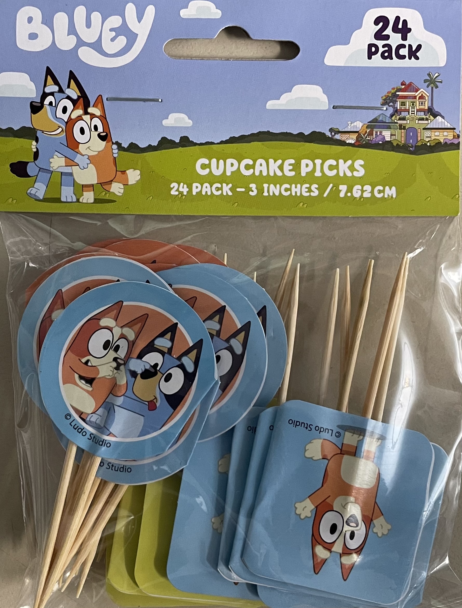 Bluey Cupcake Picks AM88371